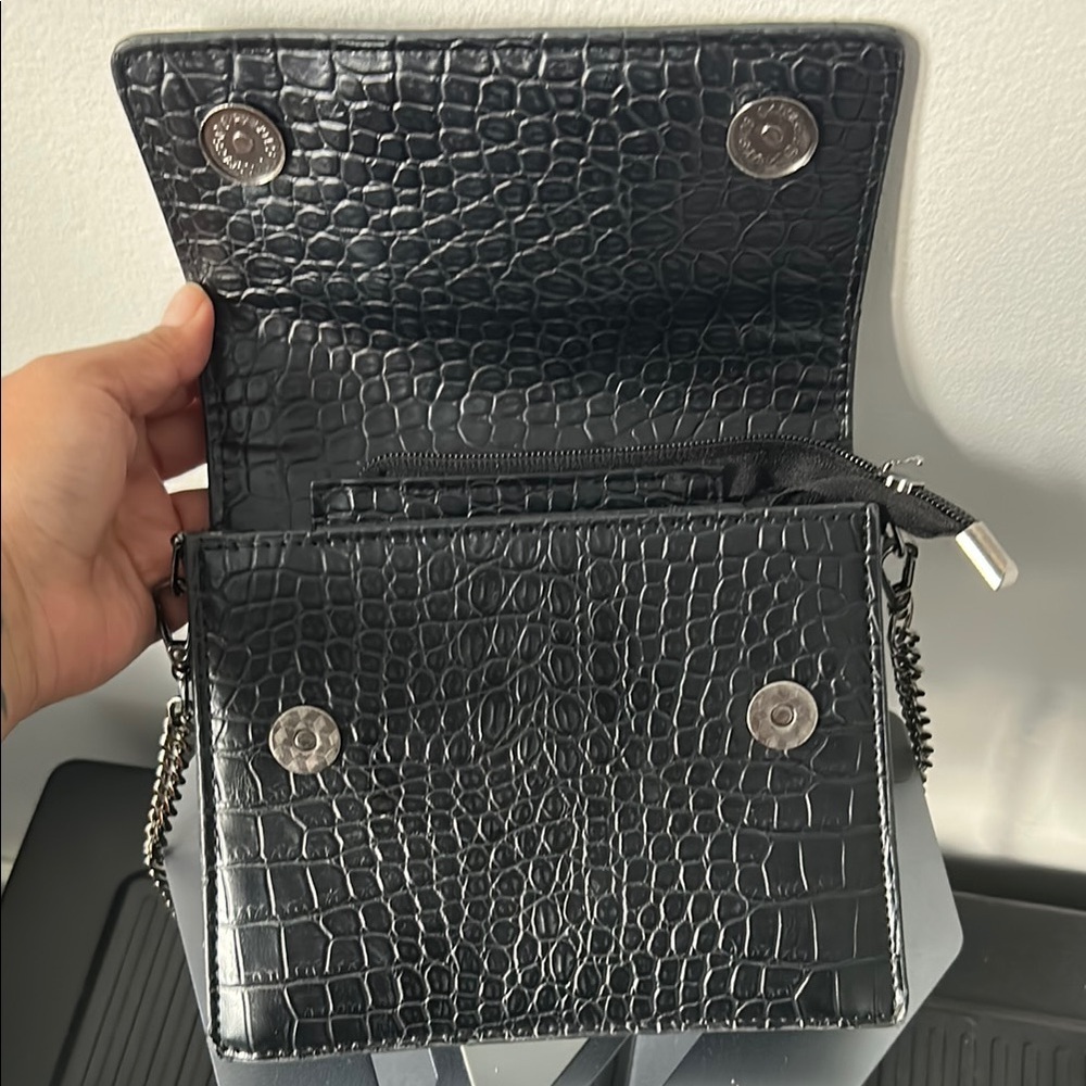 Black Croc-Embossed Crossbody Bag - Picture 2 of 9